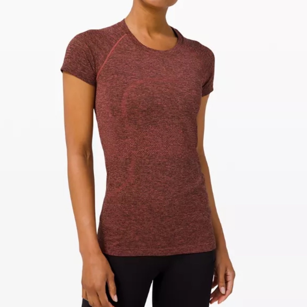 Lululemon Swiftly Tech Short Sleeve 2.0 in Red Heathered MultiDye size 8